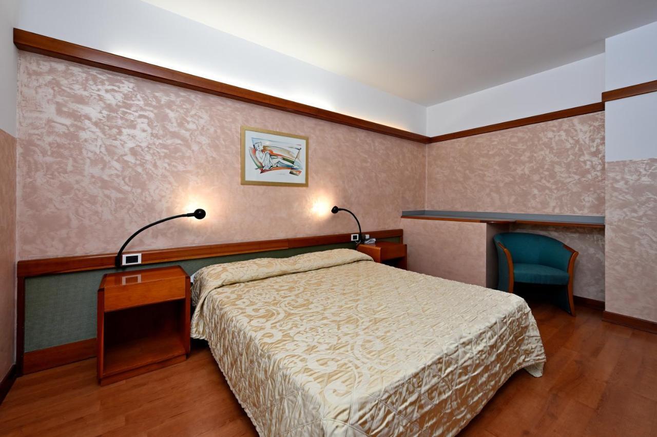 Hotel Italia Monfalcone Esterno foto
