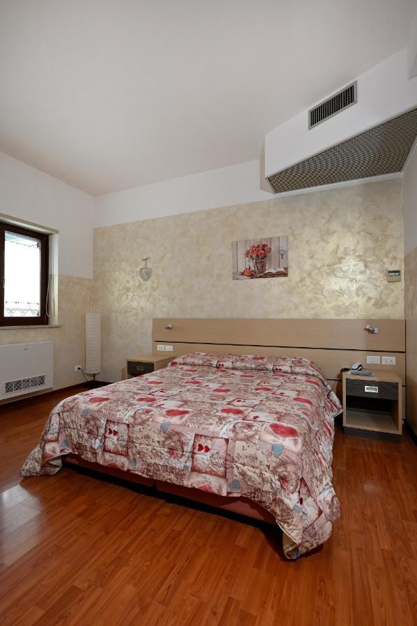Hotel Italia Monfalcone Esterno foto