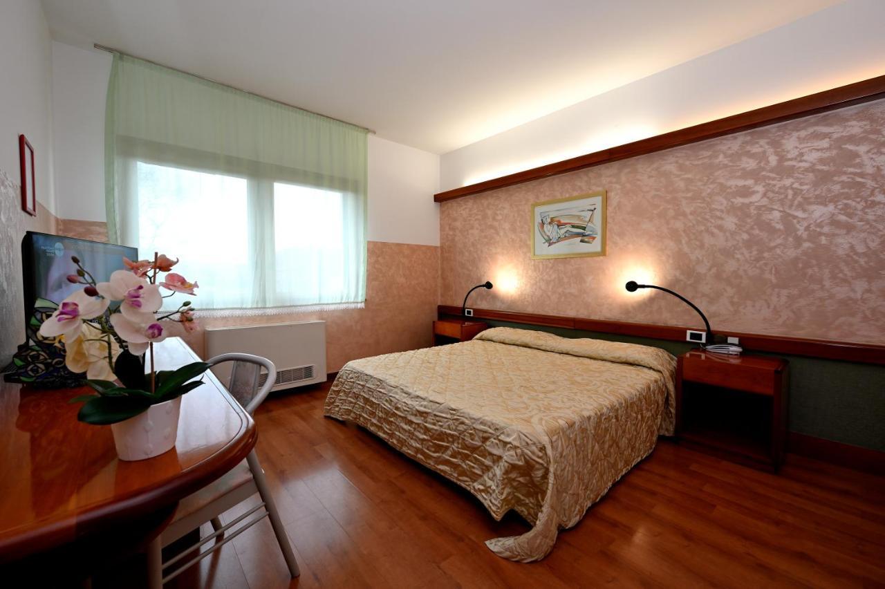 Hotel Italia Monfalcone Esterno foto