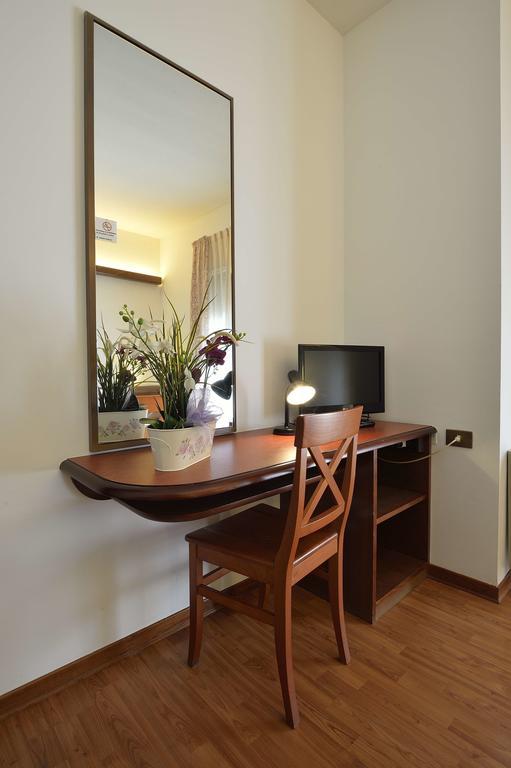 Hotel Italia Monfalcone Camera foto